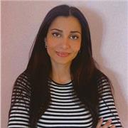 Studentessa universitaria, di ventinove anni, offre ripetizioni per studenti di scuole elementari, medie e superiori